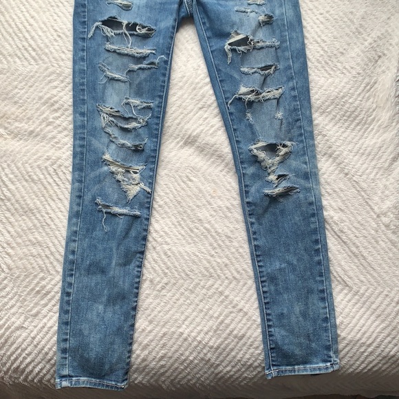 American Eagle Ripped Jeans - Picture 2 of 6